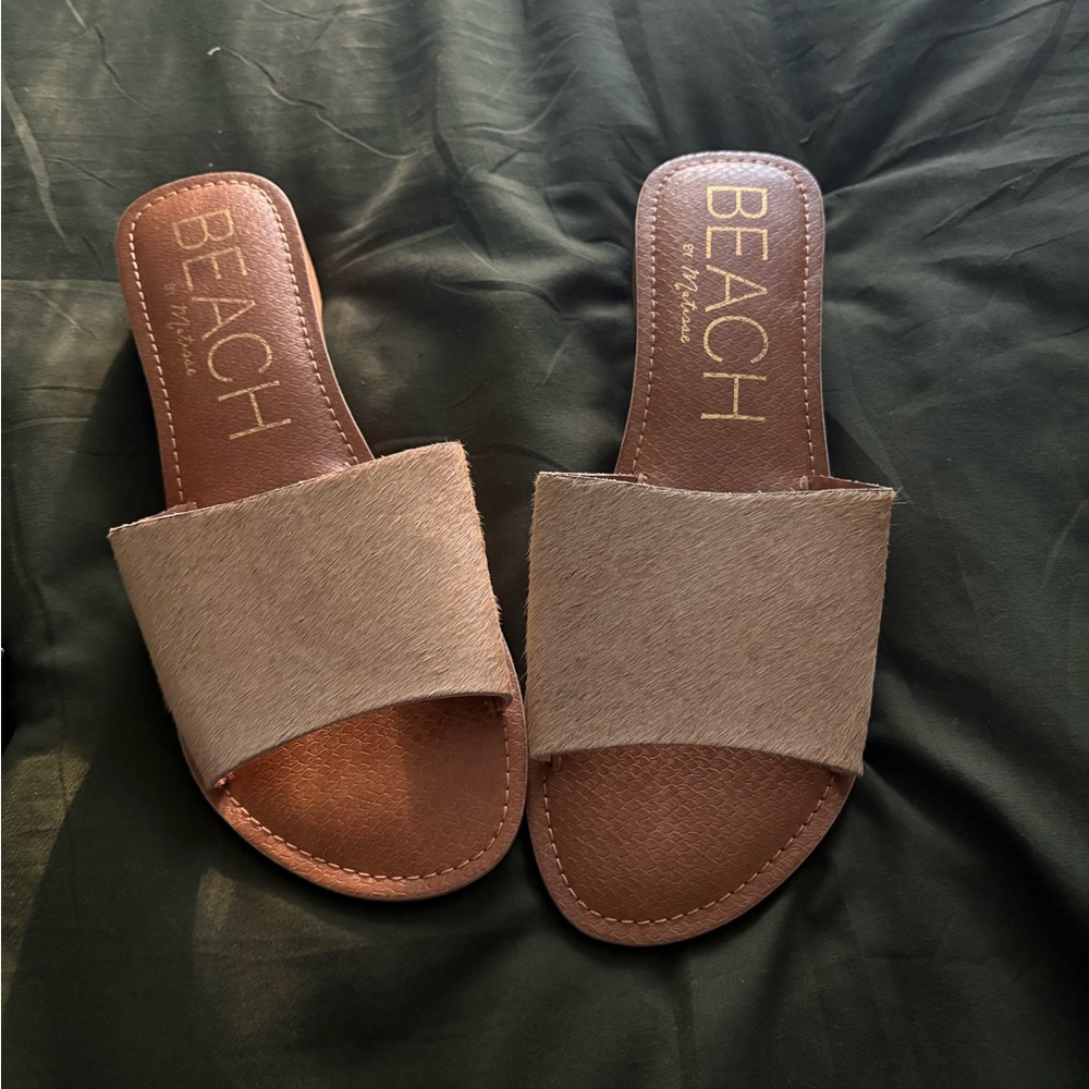 BEACH by Matisse Brown Slide Sandals - Women's Casual Comfort